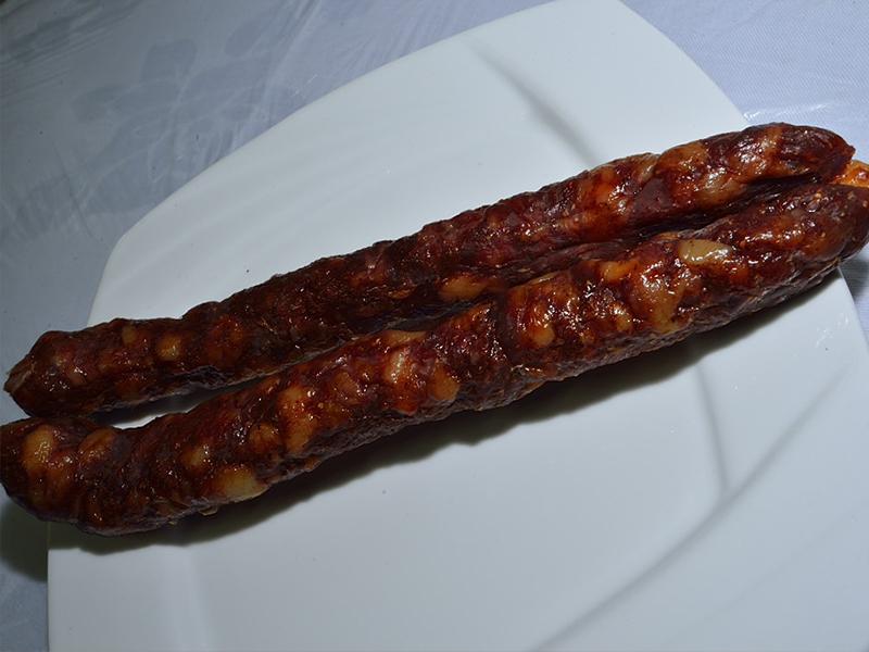 香腸中可能會有獸藥殘留，要注意